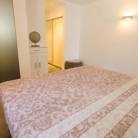 Apartment Seghers- Seaside Charm By The